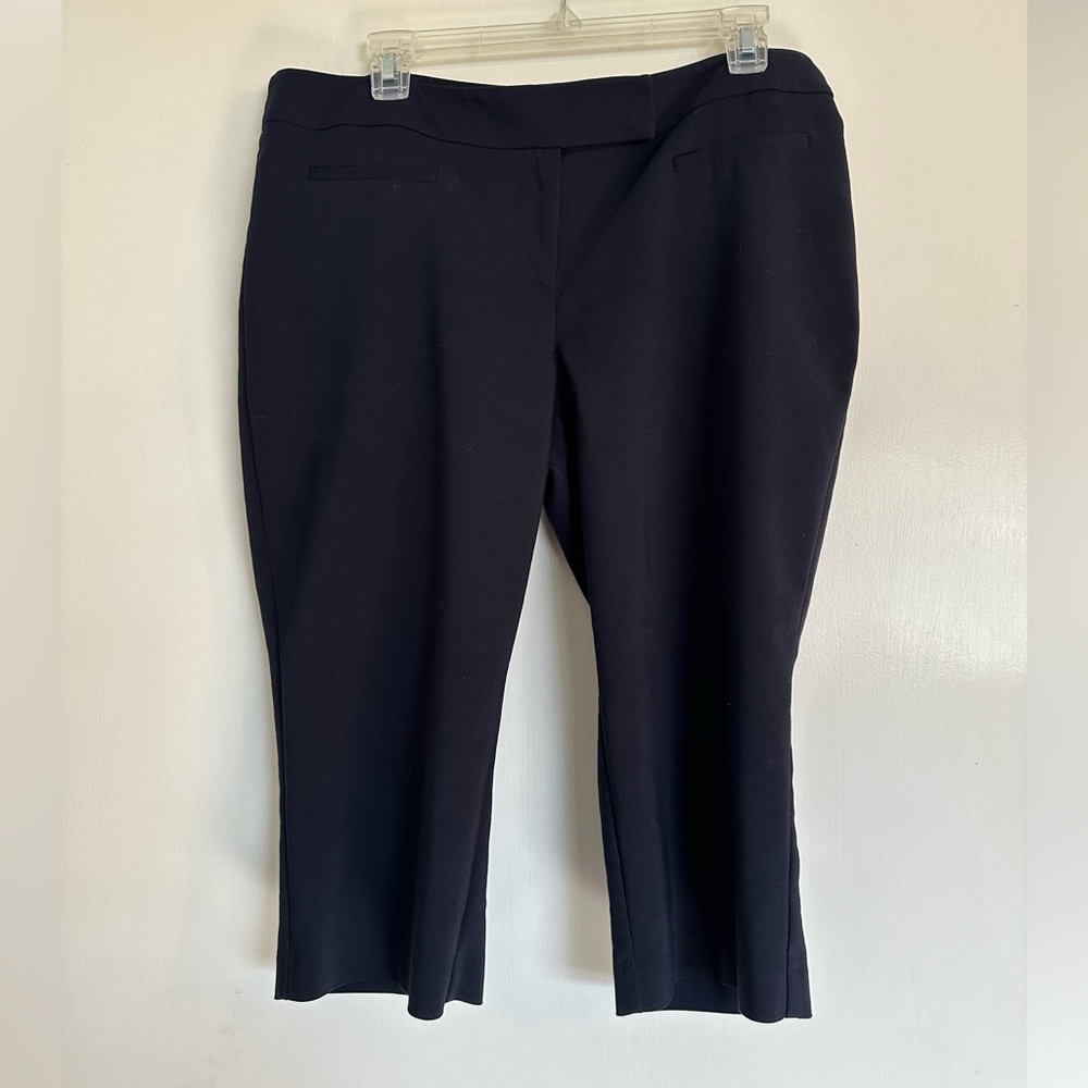 ⚡️5 for $25 item! Apt 9 navy work capris size 12P